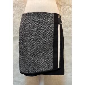 White House Black Market Skirt Size 8 Black Wool blend accent GUC